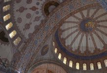 Exploring Dolmabahçe Palace A Symbol of Ottoman Grandeur